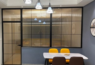 鋁框玻璃隔間施工技巧